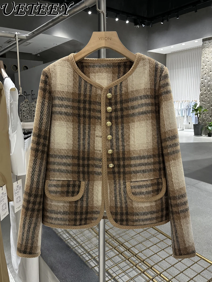 Coffee Color Plaid Down Feather Liner Fall Winter Coat Women's 2024 Spring Autumn New Casual Western Style Retro Short Jacket
Coffee Color Plaid Down Feather Liner Fall Winter Coat Women's 2024 Spring Autumn New Casual Western Style Retro Short Jacket
