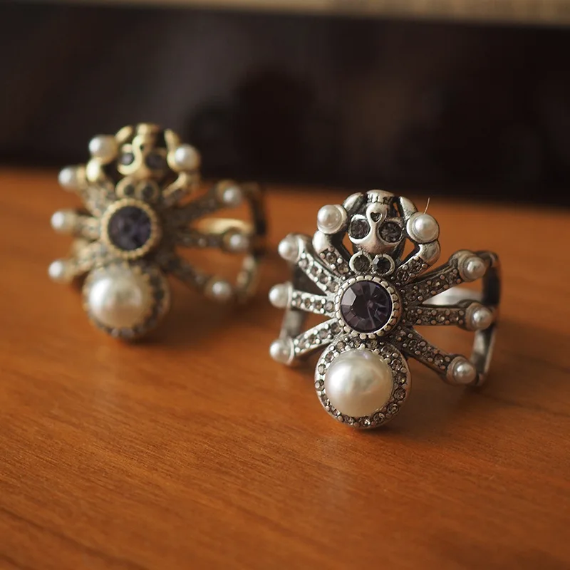 

Vintage Punk Designer Niche Spider with Diamonds and Pearls Open Adjustable Ring