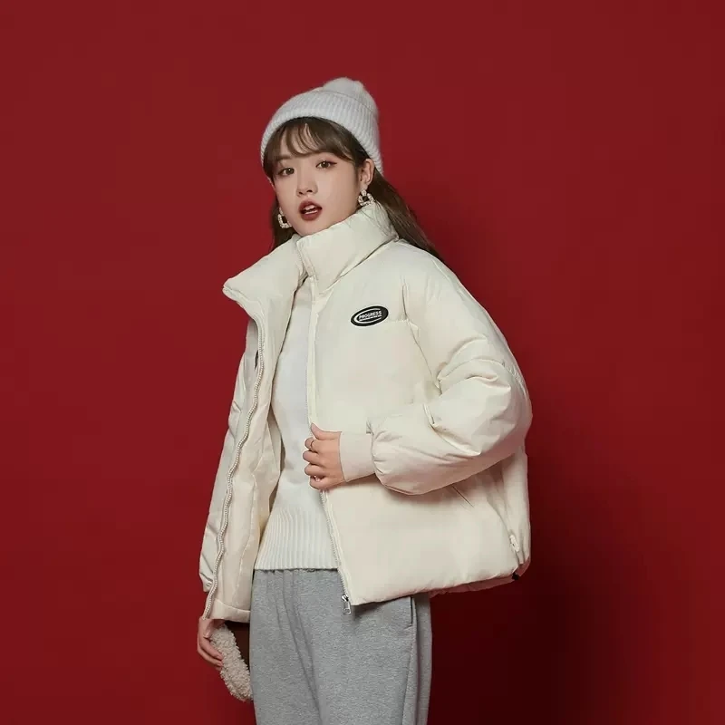 Женское пуховое пальто из хлопка, зимняя куртка, короткая теплая пуховая куртка, парка, Женская куртка с воротником-стойкой и хлопковой подкладкой, пальто, женская верхняя одежда
Женское пуховое пальто из хлопка, зимняя куртка, короткая теплая пуховая куртка, парка, Женская куртка с воротником-стойкой и хлопковой подкладкой, пальто, женская верхняя одежда