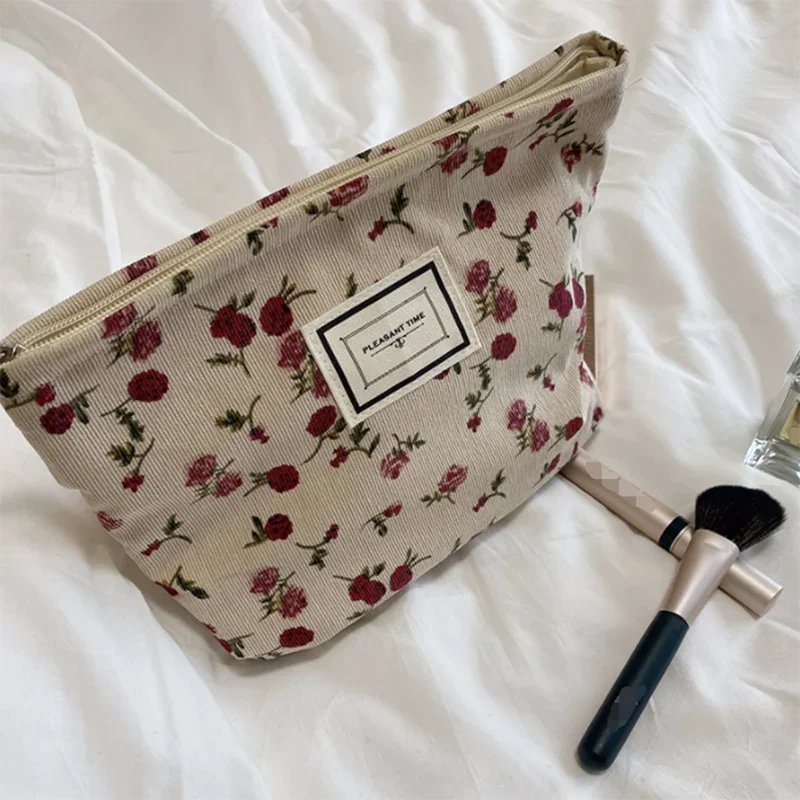 Outdoor Travel Makeup Bag Floral Girl Cosmetic Bags Toiletry Organizer Women Large Zipper Clutch Storage Bag Beauty Makeup Case
Outdoor Travel Makeup Bag Floral Girl Cosmetic Bags Toiletry Organizer Women Large Zipper Clutch Storage Bag Beauty Makeup Case