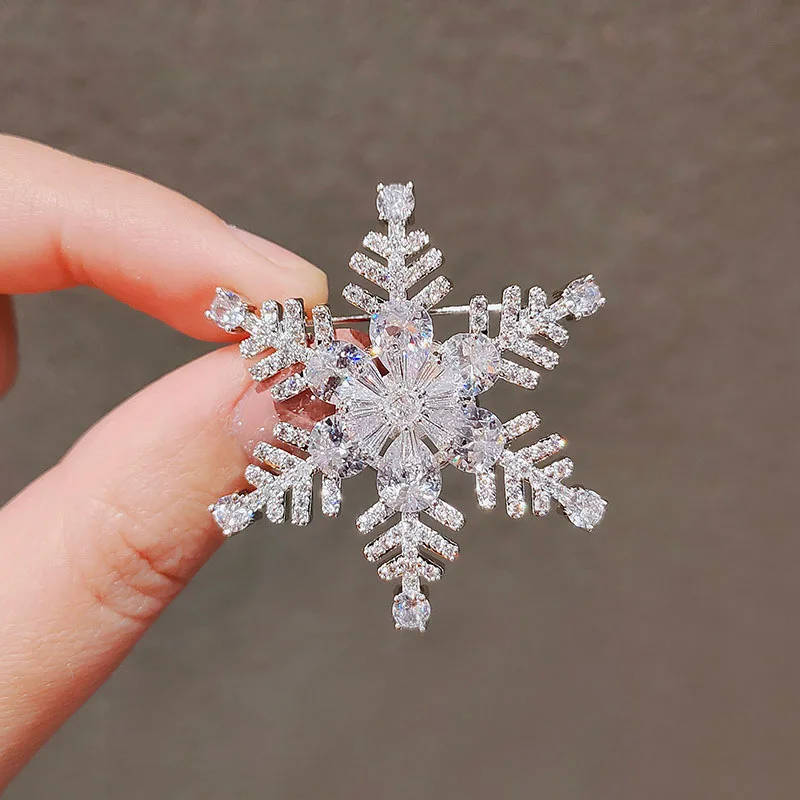 

Classic Fashion Dress Suit Brooches For Women Personality Sweater Snowflake Shaped Design Accessories With Dazzling Stones