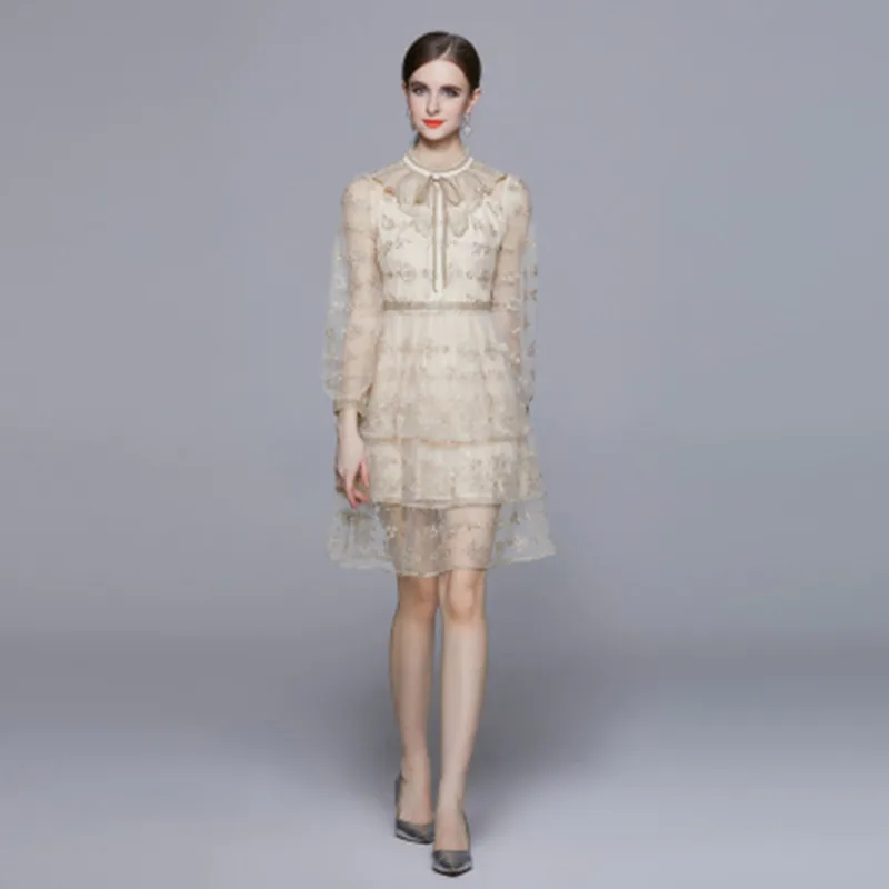 Luxury Designer Fashion Mesh Embroidery Slim Knee Length Dress 2023 Spring Summer Women Ruffled Long Sleeve Large Size Vestidos
Luxury Designer Fashion Mesh Embroidery Slim Knee Length Dress 2023 Spring Summer Women Ruffled Long Sleeve Large Size Vestidos