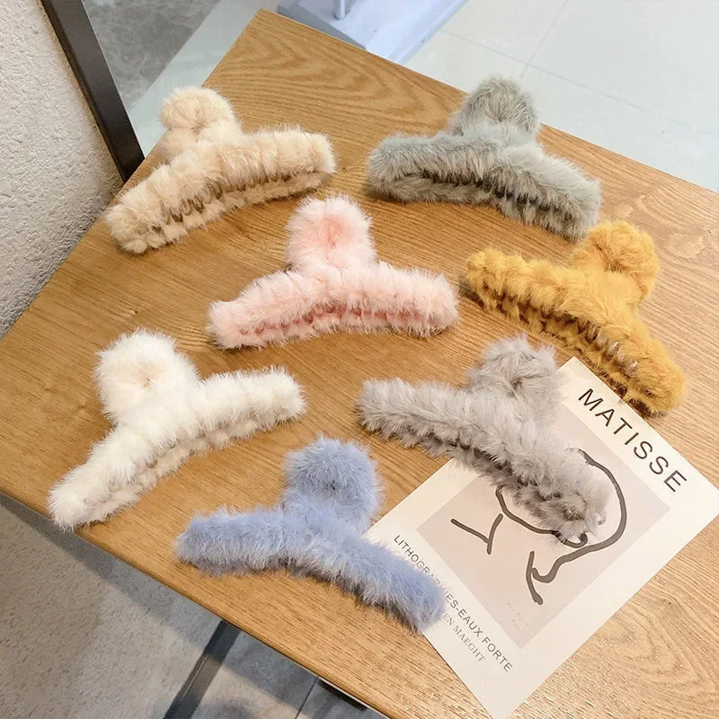 

Korean Style Large Plush Hair Claw Shark Clip Simple Barrettes Crab Hair Clips for Women Hairgrip Autumn Winter Hair Accessories