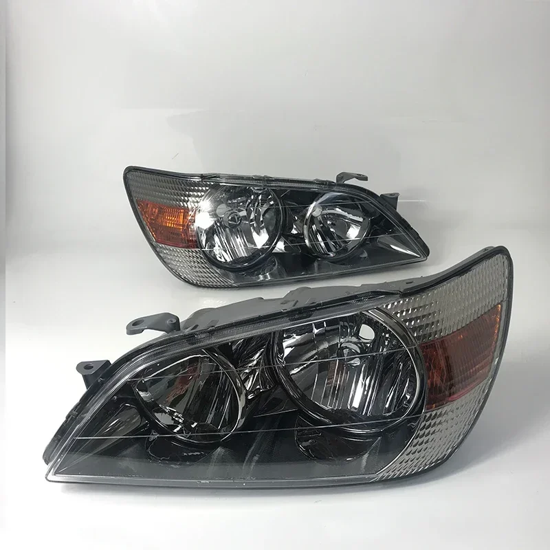 Suitable for 1998-2005 Altezza RS200 headlight Lexus IS200 headlight Car accessories
Suitable for 1998-2005 Altezza RS200 headlight Lexus IS200 headlight Car accessories