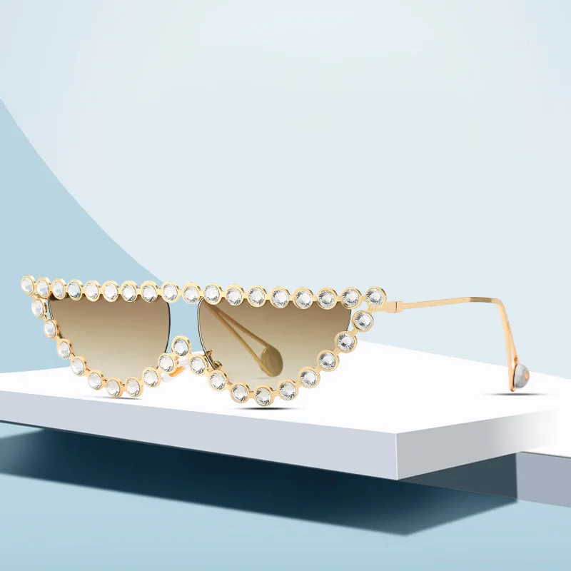 New Personalized Sunglasses Fashion Flow Pearl Sunglasses Female Cat Eye Frame With Diamonds Sunglasses Lentes De Sol Mujer
New Personalized Sunglasses Fashion Flow Pearl Sunglasses Female Cat Eye Frame With Diamonds Sunglasses Lentes De Sol Mujer
