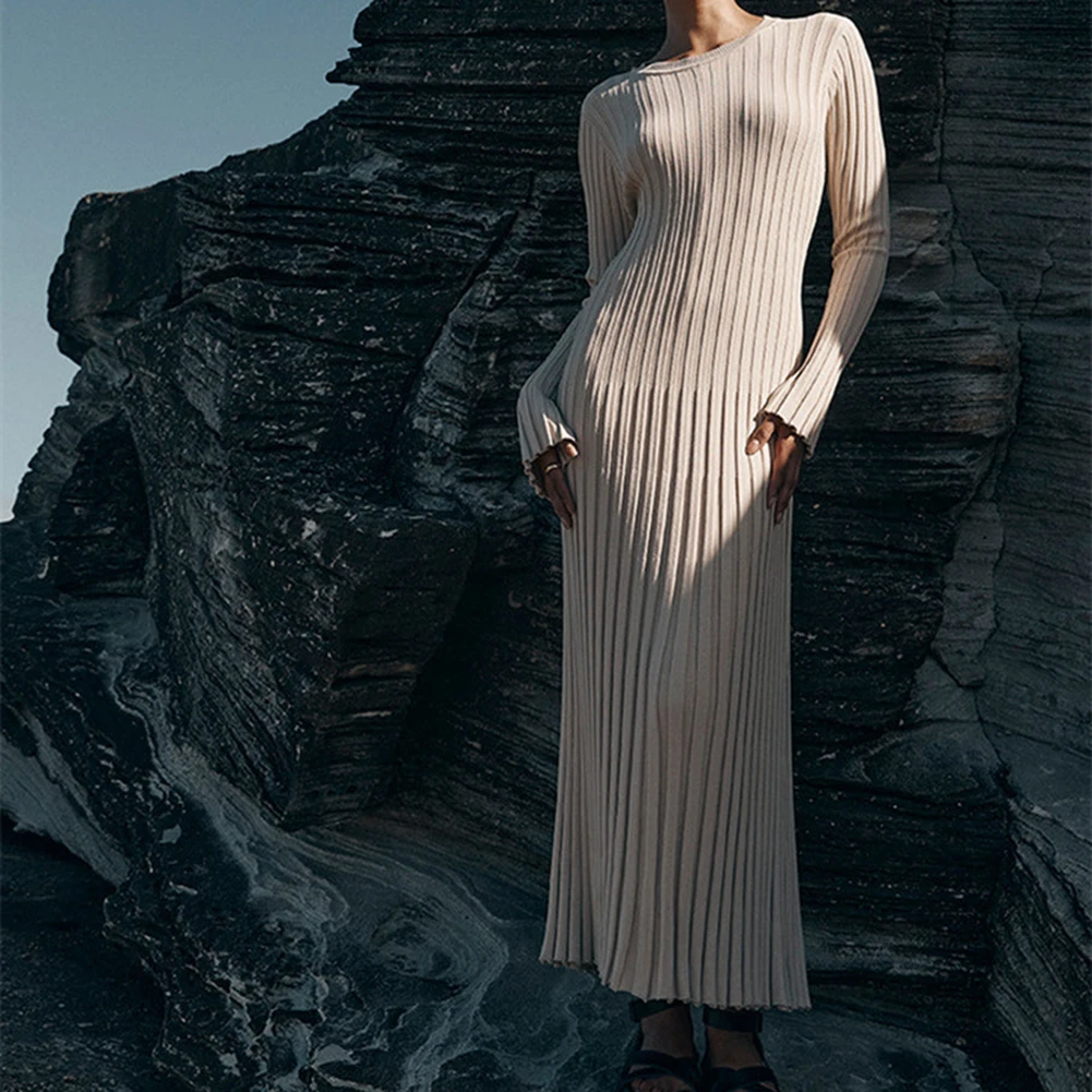 New Elegant Women Retro Autumn Knitted Long Sleeve Slim Pleated Long Skirt V Neck Lace-Up Sweater Solid Korean Female Dress
New Elegant Women Retro Autumn Knitted Long Sleeve Slim Pleated Long Skirt V Neck Lace-Up Sweater Solid Korean Female Dress
