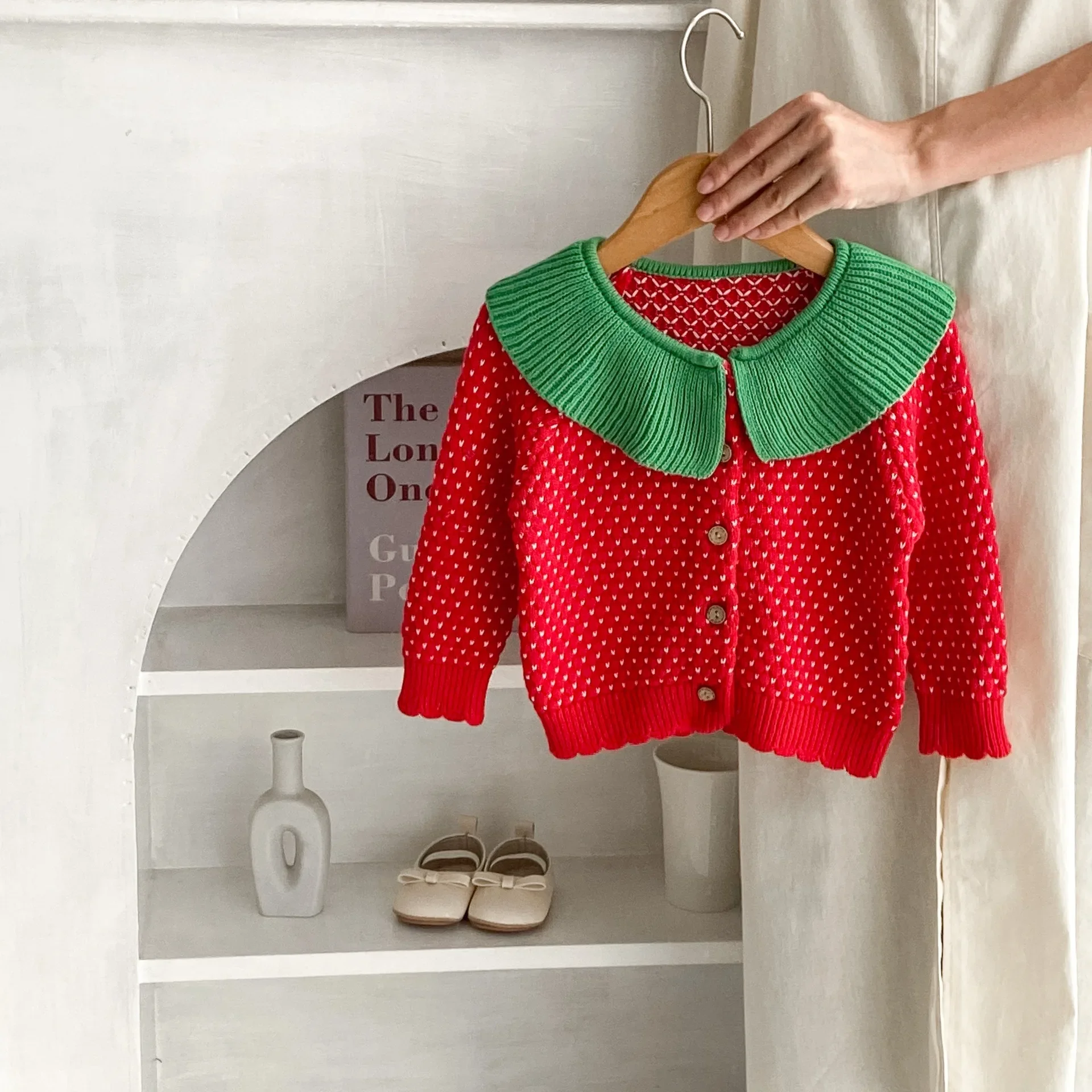 

2023 Autumn Baby Girl Knitwear Cotton Knitted Strawberry Long Sleeve Infant Girl Coat Thick Turndown Collar Toddler Girl Sweater