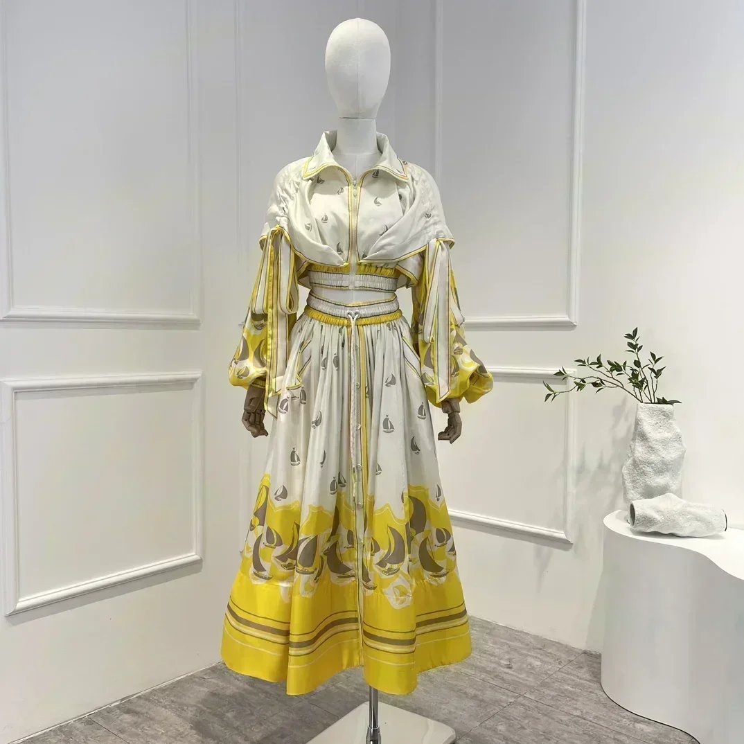 Женский комплект из блузки и юбки, желтая блузка средней длины с принтом парусника, весна-лето 2023
Женский комплект из блузки и юбки, желтая блузка средней длины с принтом парусника, весна-лето 2023