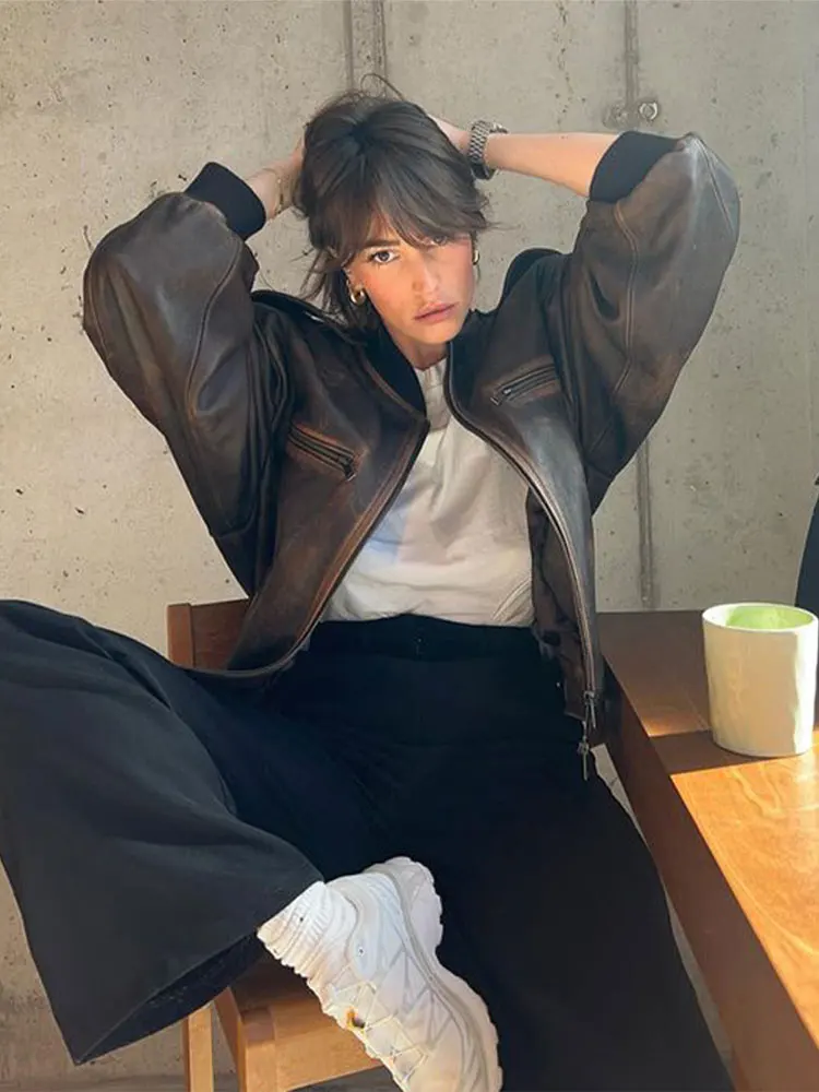 2023 Autumn Winter Women Vintage PU Leather Short Jacket Loose Long Sleeve Zipper Overcoat Casual Fashion Ladies High Streetwear
2023 Autumn Winter Women Vintage PU Leather Short Jacket Loose Long Sleeve Zipper Overcoat Casual Fashion Ladies High Streetwear