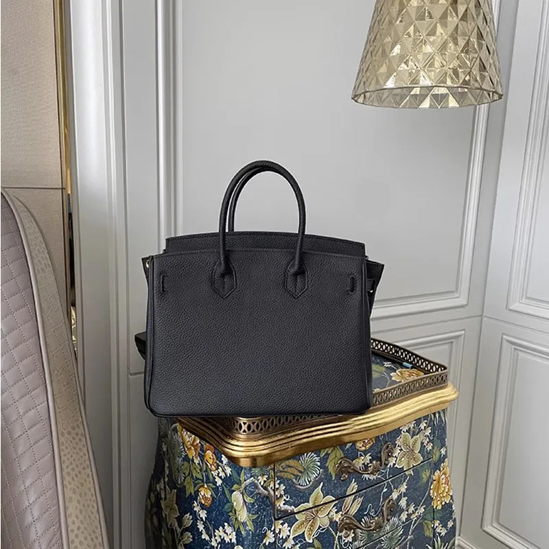 real genuine leather women handbags 2024 new design fashion totes bucket bags lady hobos shoulder bags crossbody bags
real genuine leather women handbags 2024 new design fashion totes bucket bags lady hobos shoulder bags crossbody bags