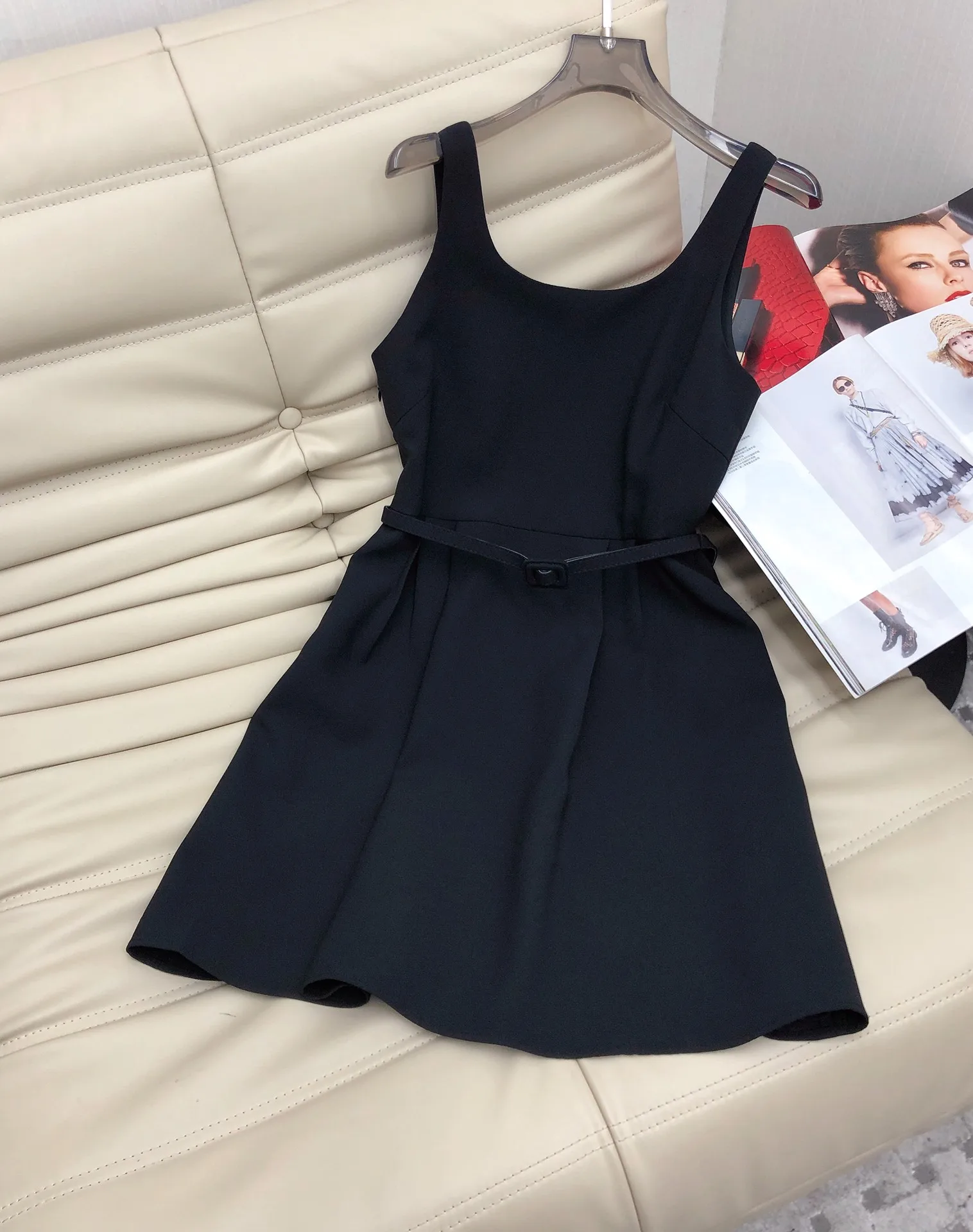 2023 Spring/Summer Fashion New Women's Clothing round Neck Waist Trimming Pleated Suspender Formal Dress 0822
2023 Spring/Summer Fashion New Women's Clothing round Neck Waist Trimming Pleated Suspender Formal Dress 0822
