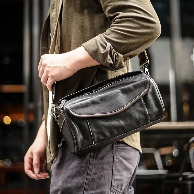 Fashion Original Men's Crossbody Bag Authentic Cowhide Shoulder Bag Casual Personalized Backpack Pillow Bag
Fashion Original Men's Crossbody Bag Authentic Cowhide Shoulder Bag Casual Personalized Backpack Pillow Bag