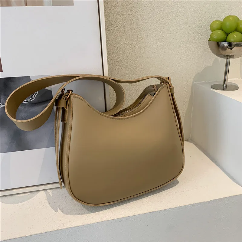 This year's popular small bags female Internet celebrities new fashion spring and summer texture versatile niche simple sense si
This year's popular small bags female Internet celebrities new fashion spring and summer texture versatile niche simple sense si