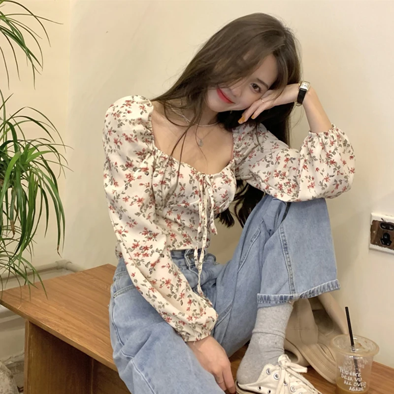 

Women's Short Chic Top with Design Early Autumn 2021 New French Style Floral Square Collar Bubble Long Sleeve Shirt