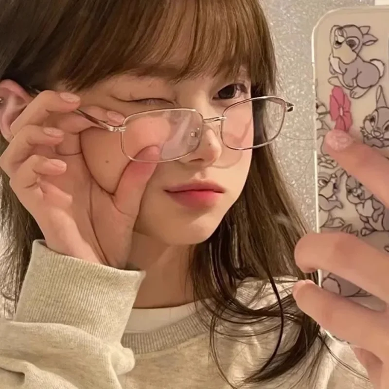 Metal Narrow Frame Glasses Summer Women Men Black Retro Square Frame Glasses Simple Daily Versatile Anti Blue Light Eyeglasses
Metal Narrow Frame Glasses Summer Women Men Black Retro Square Frame Glasses Simple Daily Versatile Anti Blue Light Eyeglasses