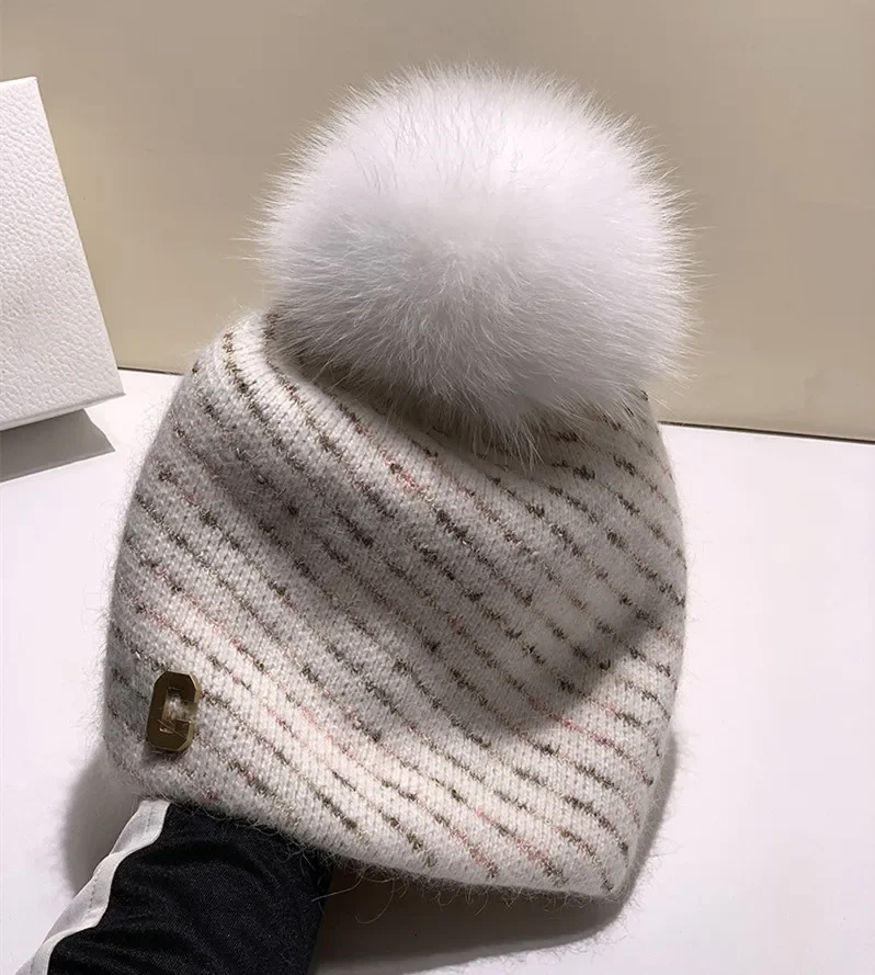 High Quality Fox Fur Pom Poms Hat New Winter Ear-protection Warm Knit Hat for Women Fashion Casual Skullies Beanies Sweet Cute
High Quality Fox Fur Pom Poms Hat New Winter Ear-protection Warm Knit Hat for Women Fashion Casual Skullies Beanies Sweet Cute