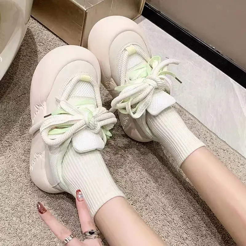 2024 Spring and Autumn Best-Selling Platform Lightweight Non-Slip Platform Leisure Sports Bread White Shoes for Women
2024 Spring and Autumn Best-Selling Platform Lightweight Non-Slip Platform Leisure Sports Bread White Shoes for Women