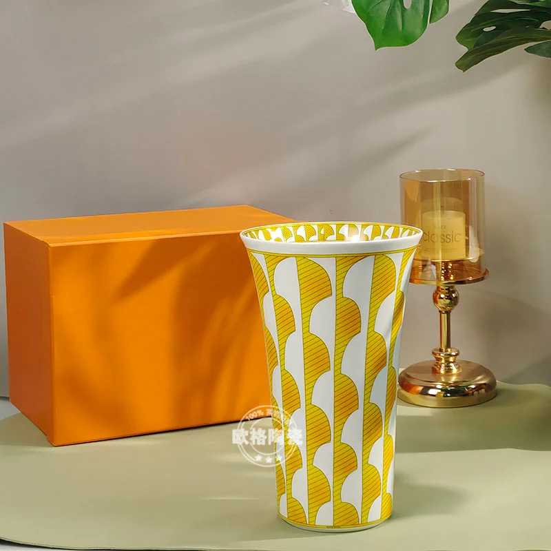Vases, living room, flowers, European bone china vases, corridor cabinets, gift accessories, bedside tables, decorations
Vases, living room, flowers, European bone china vases, corridor cabinets, gift accessories, bedside tables, decorations