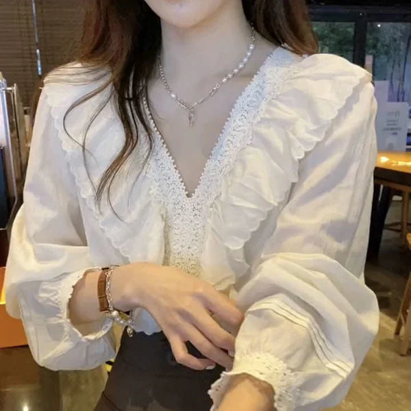 V-neck Ruffle Lace Long Sleeved Shirt Women's Design Loose Top Vintage Clothes for Women Tops Shirts Blouses
V-neck Ruffle Lace Long Sleeved Shirt Women's Design Loose Top Vintage Clothes for Women Tops Shirts Blouses