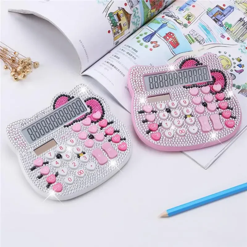 Kawaii Hello Kittys Аниме Фигурка калькулятор солнечной энергии Алмазный ученический расчет творческих идей оптом
Kawaii Hello Kittys Аниме Фигурка калькулятор солнечной энергии Алмазный ученический расчет творческих идей оптом