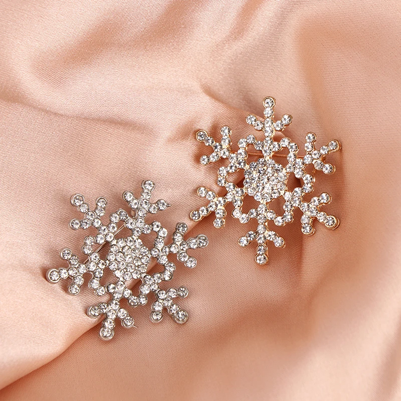 

Rhinestone Inlaid Snowflake Winter Lady Fashion Brooch Sparkling Crystal Brooch Pins Jewelry Brooches Women Christmas Gift