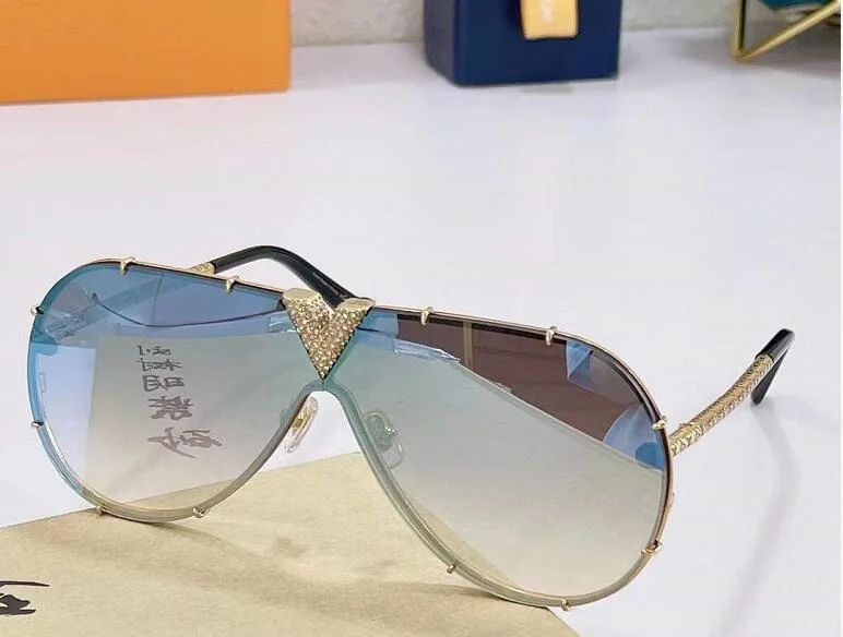Luxury Classic Attitude Sunglasses For Men women Square Frame 1060 sun glasses UV400 Protection Eyewear come with box
Luxury Classic Attitude Sunglasses For Men women Square Frame 1060 sun glasses UV400 Protection Eyewear come with box