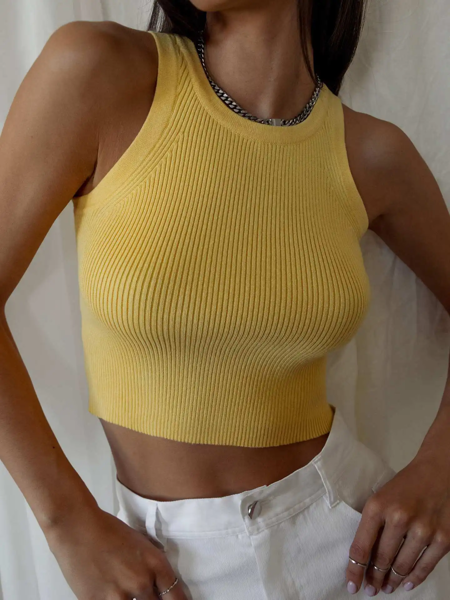 CamKemsey Classic Solid Summer O-Neck Slim Fit Knitted Tank Tops For Women Party Club Sexy Skinny Crop Tops
CamKemsey Classic Solid Summer O-Neck Slim Fit Knitted Tank Tops For Women Party Club Sexy Skinny Crop Tops