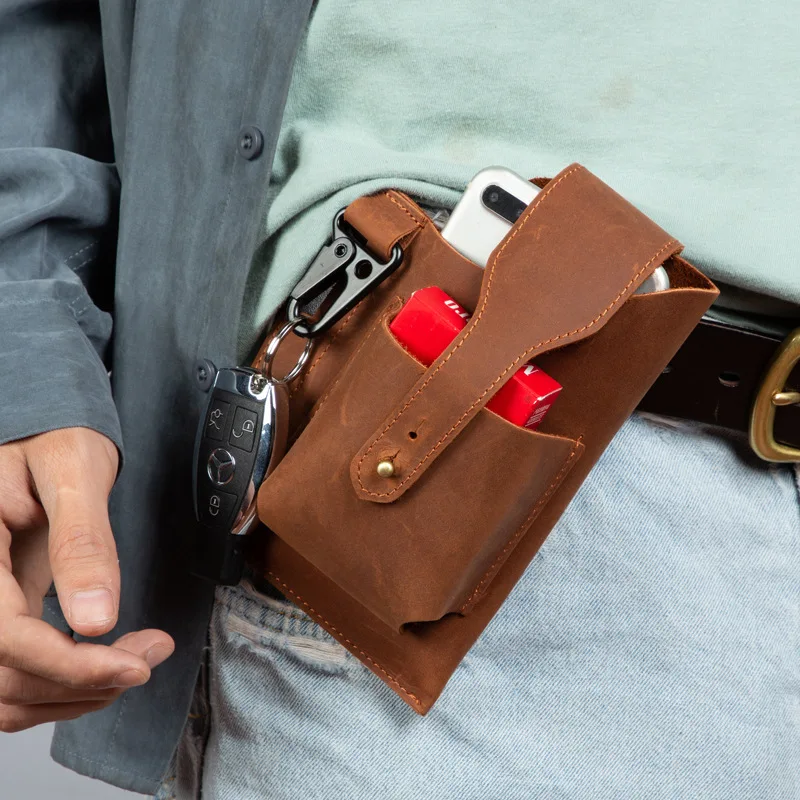 AETOO Crazy horse leather pocket men's first layer cowhide European and American new mobile phone bag pure cowhide sports retro
AETOO Crazy horse leather pocket men's first layer cowhide European and American new mobile phone bag pure cowhide sports retro