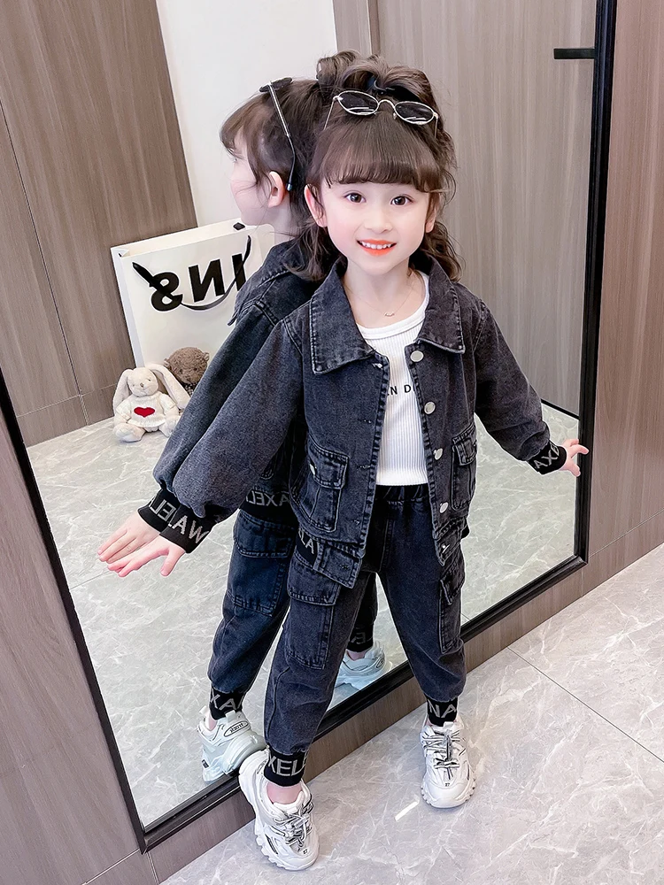 Boys Girls Denim Jacket Sets Lapel Single Breasted Jean Jacket Jeans 2Pcs Suits Spring Autumn Kids Casual Outerwear Suits
Boys Girls Denim Jacket Sets Lapel Single Breasted Jean Jacket Jeans 2Pcs Suits Spring Autumn Kids Casual Outerwear Suits