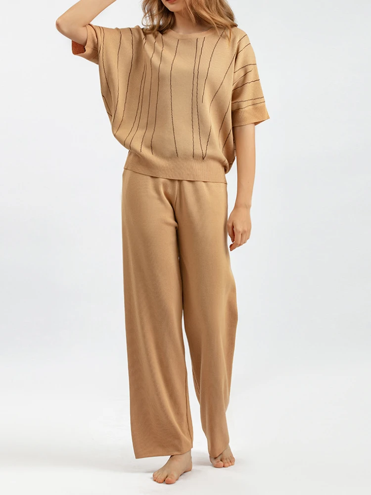 2024 Two-piece Suit New in Fashion Leisure Suit Loose Solid Color O-neck Short sleeve Tops High Waist Elegant Women's Clothing
2024 Two-piece Suit New in Fashion Leisure Suit Loose Solid Color O-neck Short sleeve Tops High Waist Elegant Women's Clothing