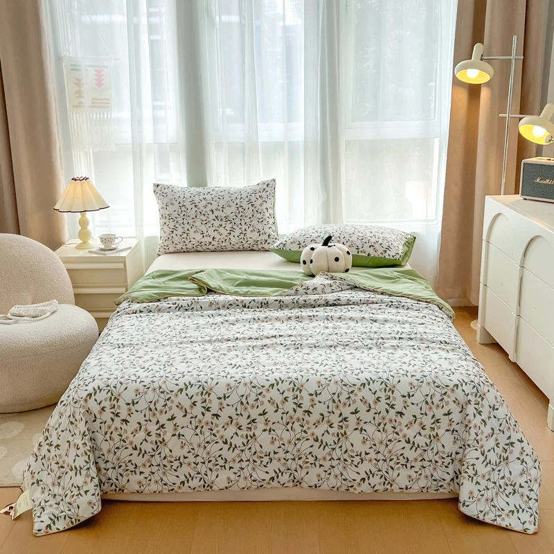 Summer Quilt Floral Style Duvets Single/Queen Size Comforter Thin Duvets Skin-friendly Bedspread edredones (No Pillowcase) Summer Quilt Floral Style Duvets Single/Queen Size Comforter Thin Duvets Skin-friendly Bedspread edredones (No Pillowcase)