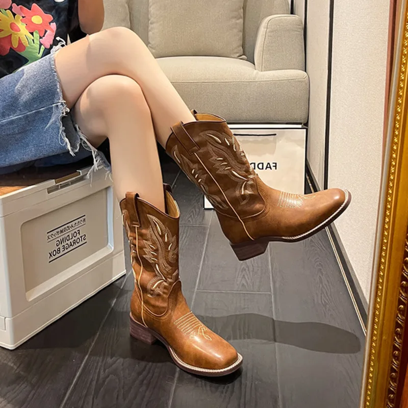 

Embroidered Martin Boots Women's Summer Brown Coarse Heel Net Red Knight Short Western Cowboy Boot Comfortable Fashion Design