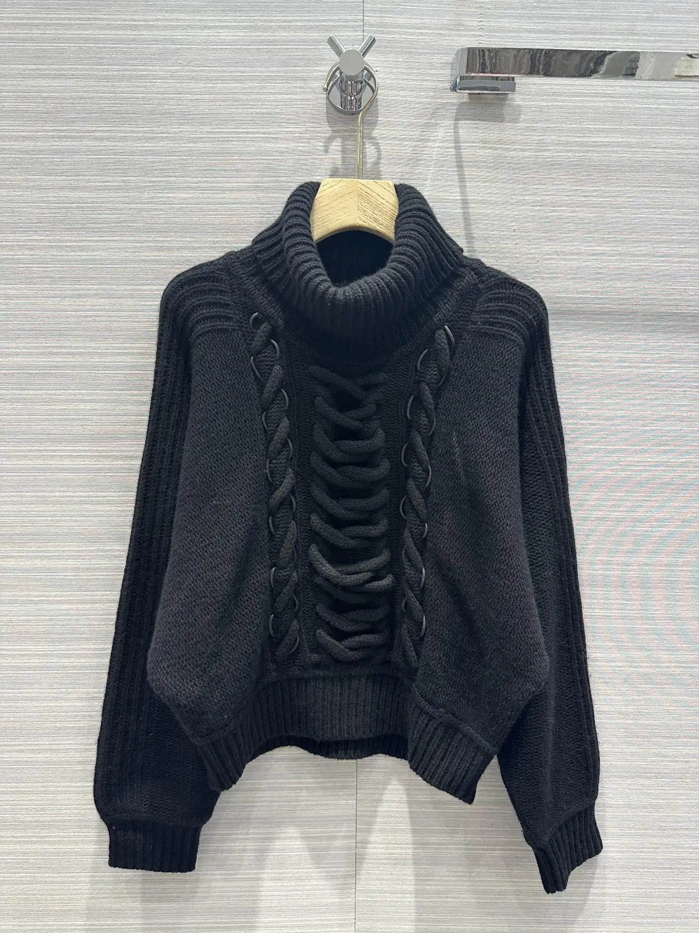 High neck cashmere jumper off the shoulder bat sleeve design casual versatile fashion 2023 autumn new models
High neck cashmere jumper off the shoulder bat sleeve design casual versatile fashion 2023 autumn new models