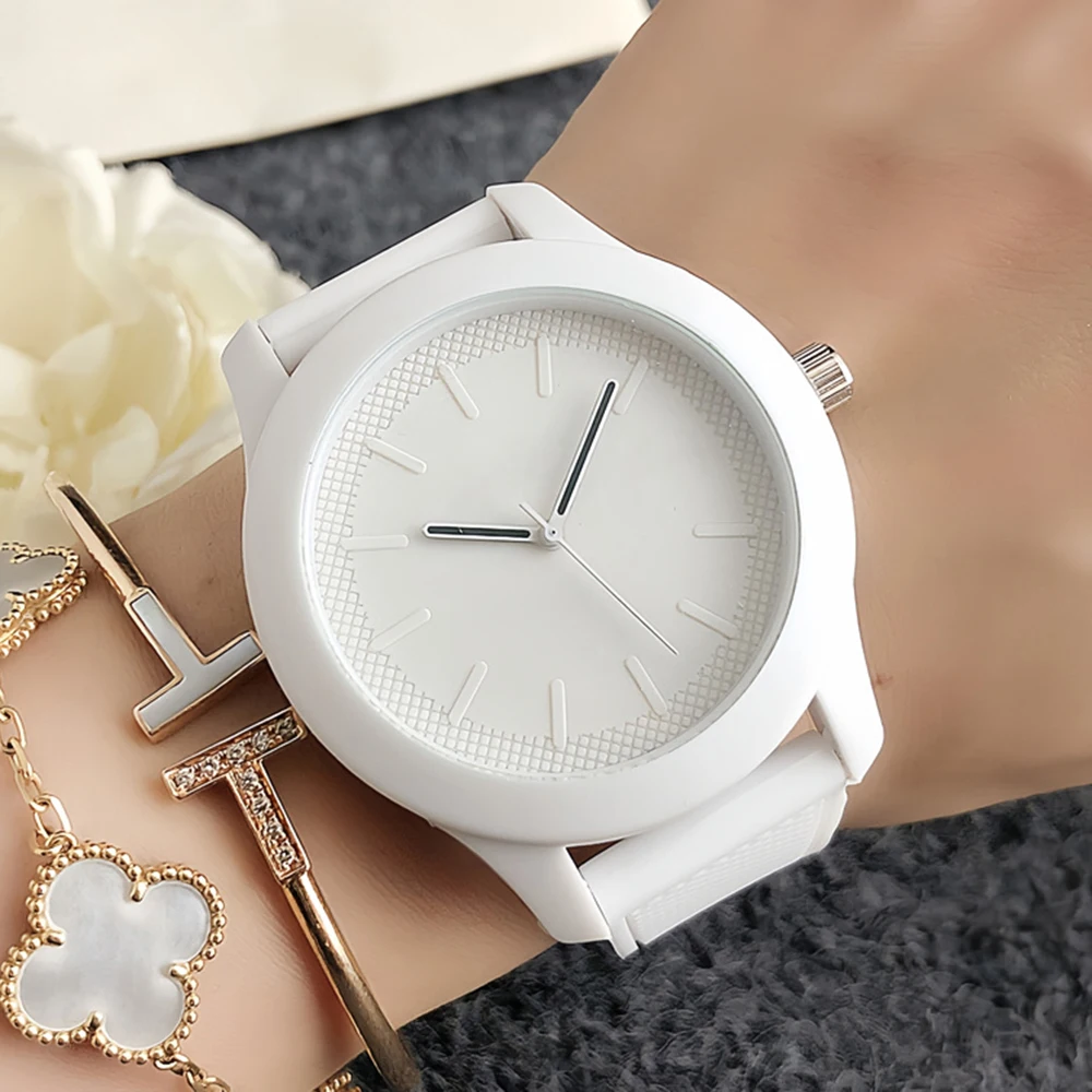 Модные женские/мужские часы, часы с квадратным циферблатом, роскошные женские кварцевые наручные часы, женские часы с силиконовым ремешком
Модные женские/мужские часы, часы с квадратным циферблатом, роскошные женские кварцевые наручные часы, женские часы с силиконовым ремешком