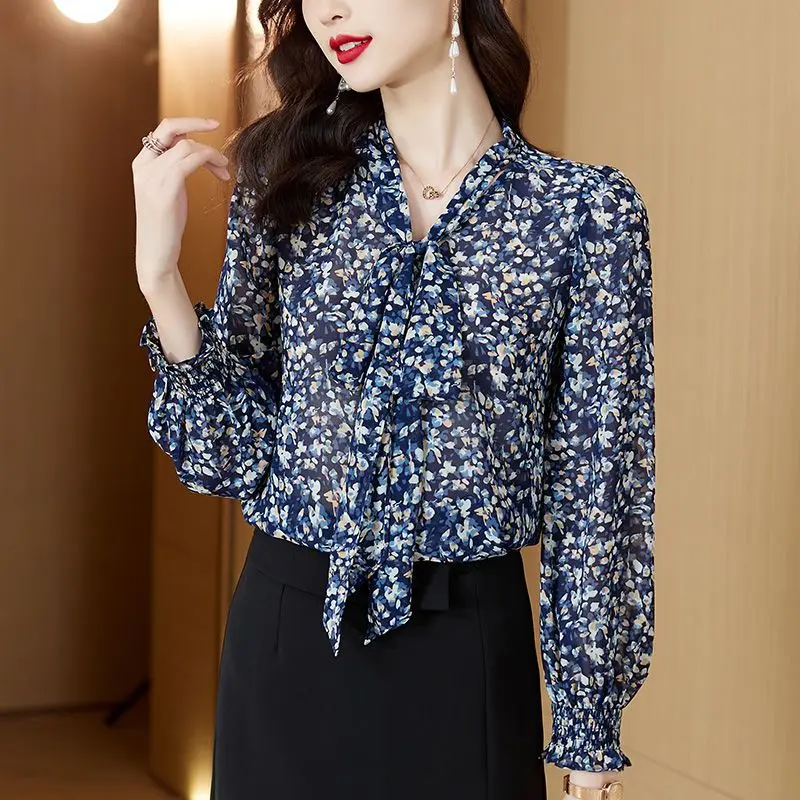 2023 Vintage Broken Flowers Printed Blouse Spring Autumn Long Sleeve Women's Clothing Elegant Scarf Collar Drawstring Bow Shirt
2023 Vintage Broken Flowers Printed Blouse Spring Autumn Long Sleeve Women's Clothing Elegant Scarf Collar Drawstring Bow Shirt