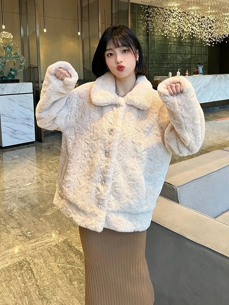 Brand Thickened Plush Outerwears Female Korean Clothing Winters Warm Fashionable lLamb Fur Coat Woman Winter Luxuryoose plush
Brand Thickened Plush Outerwears Female Korean Clothing Winters Warm Fashionable lLamb Fur Coat Woman Winter Luxuryoose plush