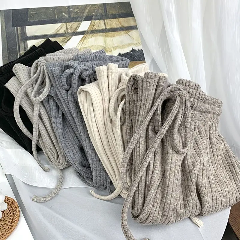 Deeptown Korean Fashion Casual Pants Women Winter Fleece Knit Baggy Vintage Jogging Female Black Straight Japanese Trousers New
Deeptown Korean Fashion Casual Pants Women Winter Fleece Knit Baggy Vintage Jogging Female Black Straight Japanese Trousers New