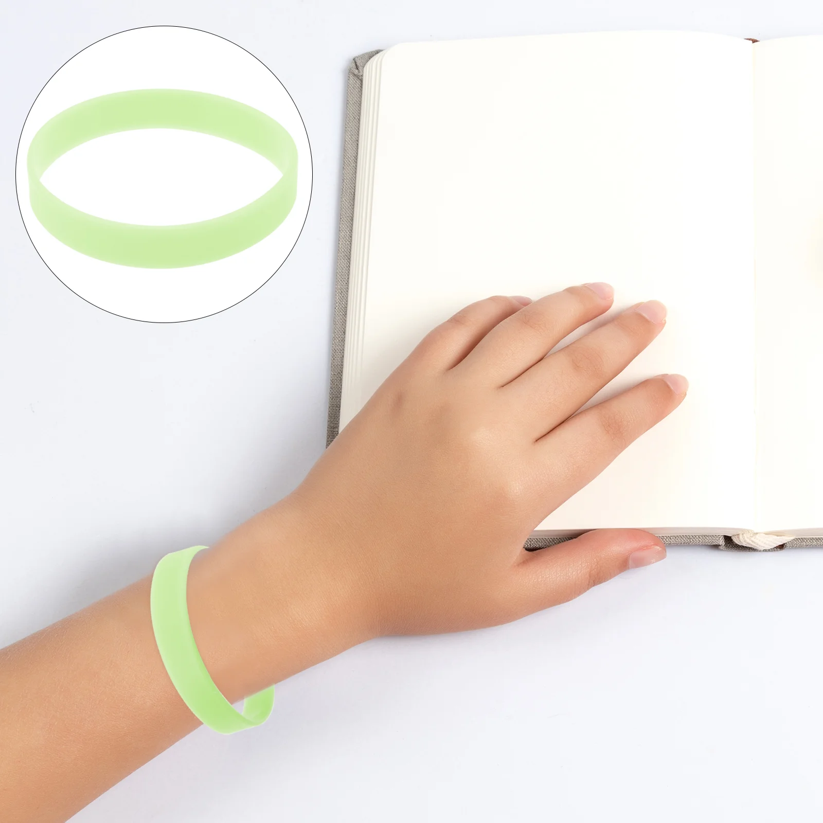Luminous Silicone Bracelet Glow The Dark Wristband Kids Party Favors Bracelets Stretch
Luminous Silicone Bracelet Glow The Dark Wristband Kids Party Favors Bracelets Stretch