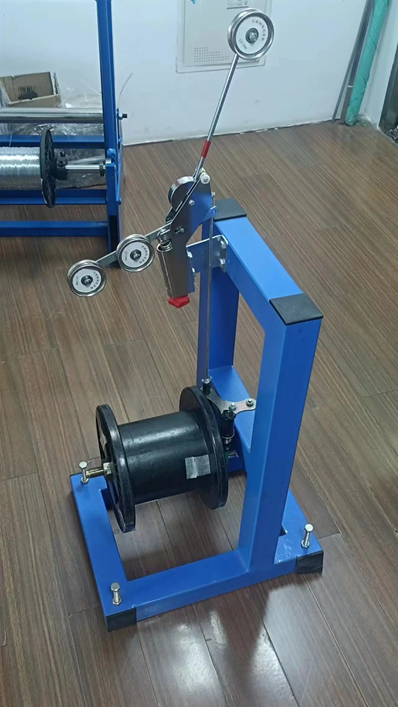 QP-TC400 with swelling belt brake pay-off rack discharge rack storage rack belt brake stable swelling
QP-TC400 with swelling belt brake pay-off rack discharge rack storage rack belt brake stable swelling