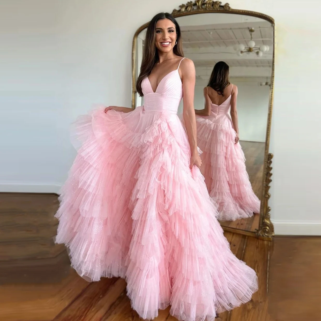 Elegant Pink Tiered Tulle Prom Party Dress 2023 Long Sleeveless Spaghetti Strap Tulle Evening Gown Formal Occasion Dresses
Elegant Pink Tiered Tulle Prom Party Dress 2023 Long Sleeveless Spaghetti Strap Tulle Evening Gown Formal Occasion Dresses