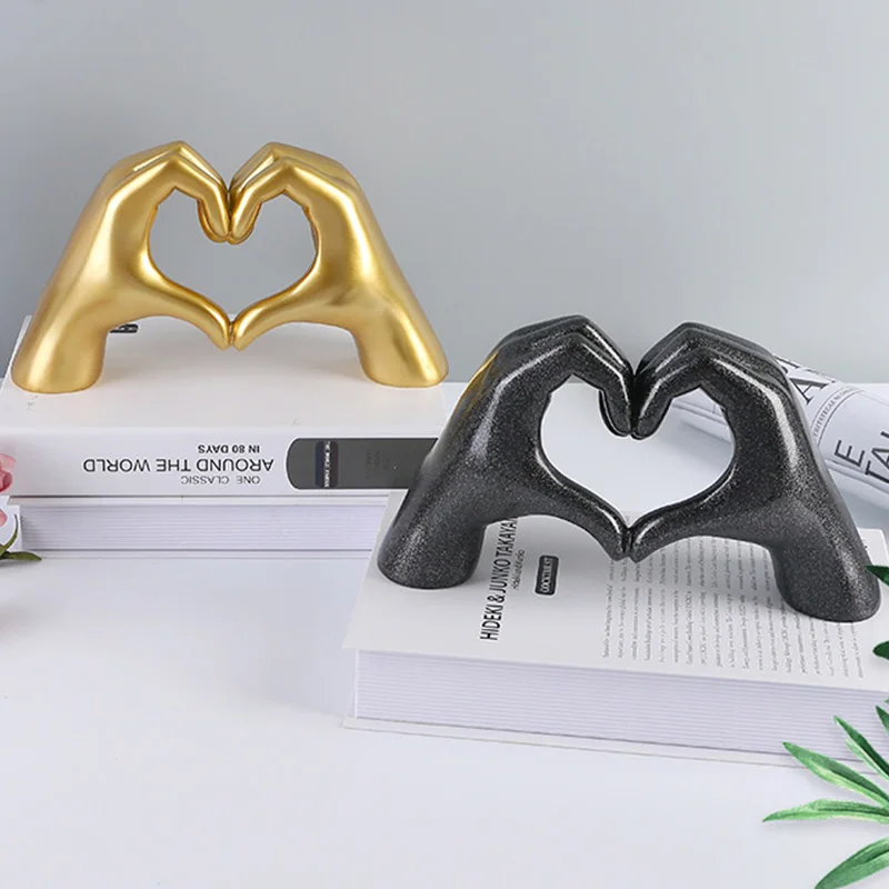 Nordic Love Heart Gesture Sculpture Home Decoration Live Statue Figurines Wedding Ornaments for Living Room Desk Accessories 
Nordic Love Heart Gesture Sculpture Home Decoration Live Statue Figurines Wedding Ornaments for Living Room Desk Accessories
