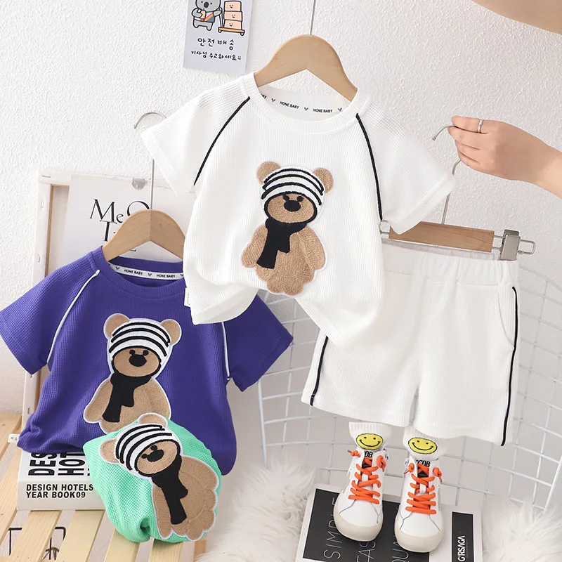 

Летний комплект одежды для маленьких мальчиков, детский спортивный свитшот с мультяшным медведем, топ и штаны, костюм из двух предметов с пуговицами, хлопковый спортивный костюм