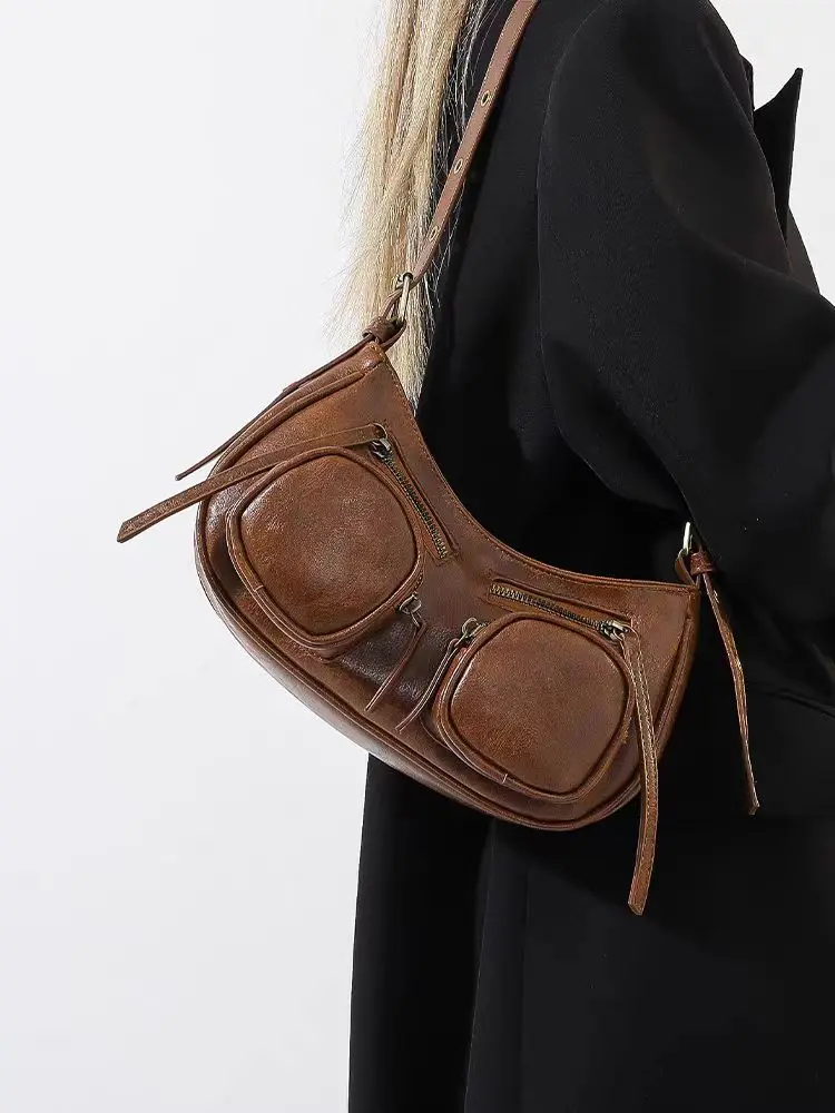 Luxury Niche Retro Armpit Bag Cool Punk Style Motorcycle Bag Hot Girl Wasteland Style Shoulder Bag Highend Fashion Crossbody Bag
Luxury Niche Retro Armpit Bag Cool Punk Style Motorcycle Bag Hot Girl Wasteland Style Shoulder Bag Highend Fashion Crossbody Bag