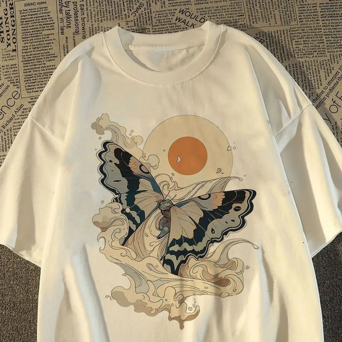 Pure Cotton Retro Sunrise Butterfly Short Sleeved T-shirts Men and Women Ins Summer Loose Casual Couple Costume Top Y2k Clothes
Pure Cotton Retro Sunrise Butterfly Short Sleeved T-shirts Men and Women Ins Summer Loose Casual Couple Costume Top Y2k Clothes