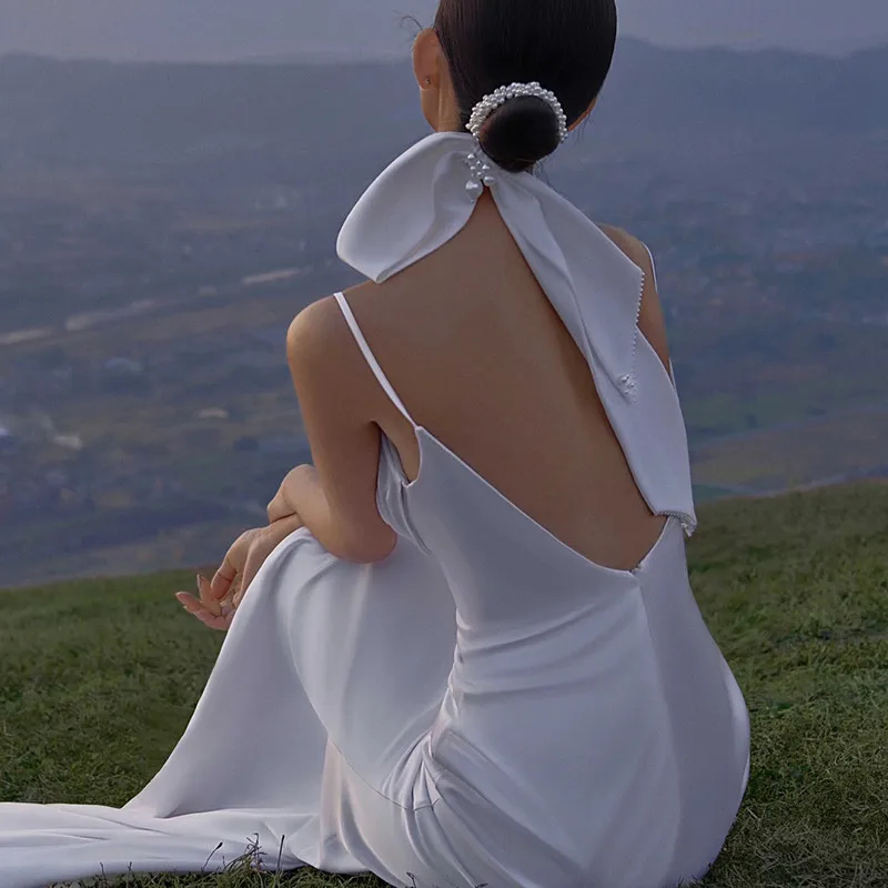 Sexy Wedding Dress Backless Satin Simple Chic Wedding Dresses for Women Spaghetti Straps Bride Gowns White robe de mariée
Sexy Wedding Dress Backless Satin Simple Chic Wedding Dresses for Women Spaghetti Straps Bride Gowns White robe de mariée