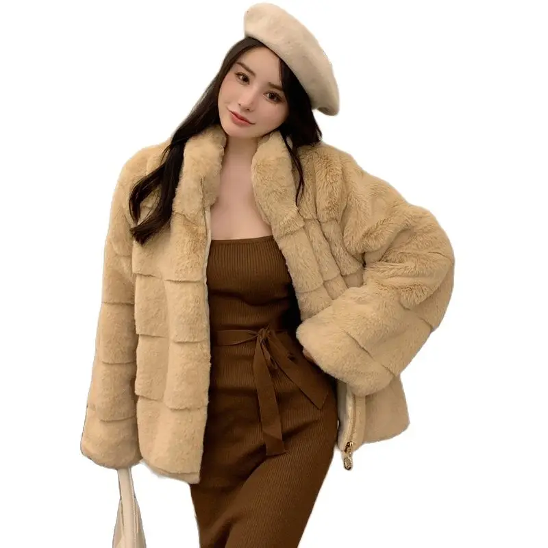 Winter Warm Women Faux Fur Outfit Thick Long Sleeves Zip Up Stand Collar Loose Korean Fashion Lady Faux Fur Coat
Winter Warm Women Faux Fur Outfit Thick Long Sleeves Zip Up Stand Collar Loose Korean Fashion Lady Faux Fur Coat