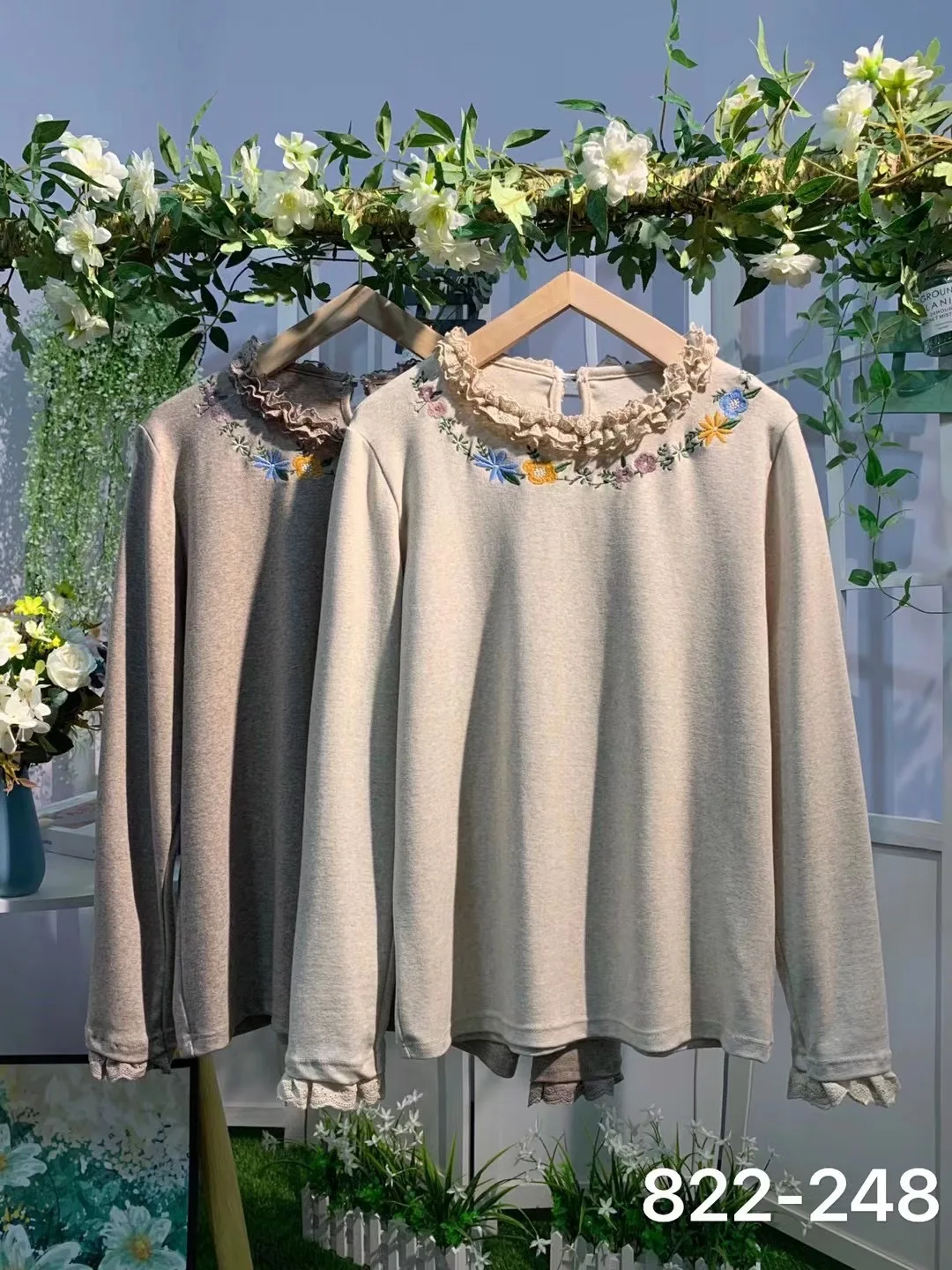 Spring Autumn New Sweet Lace O Neck Embroidery T-shirt Long Sleeve all-match Comfortable High Elastic bottoming shirt
Spring Autumn New Sweet Lace O Neck Embroidery T-shirt Long Sleeve all-match Comfortable High Elastic bottoming shirt