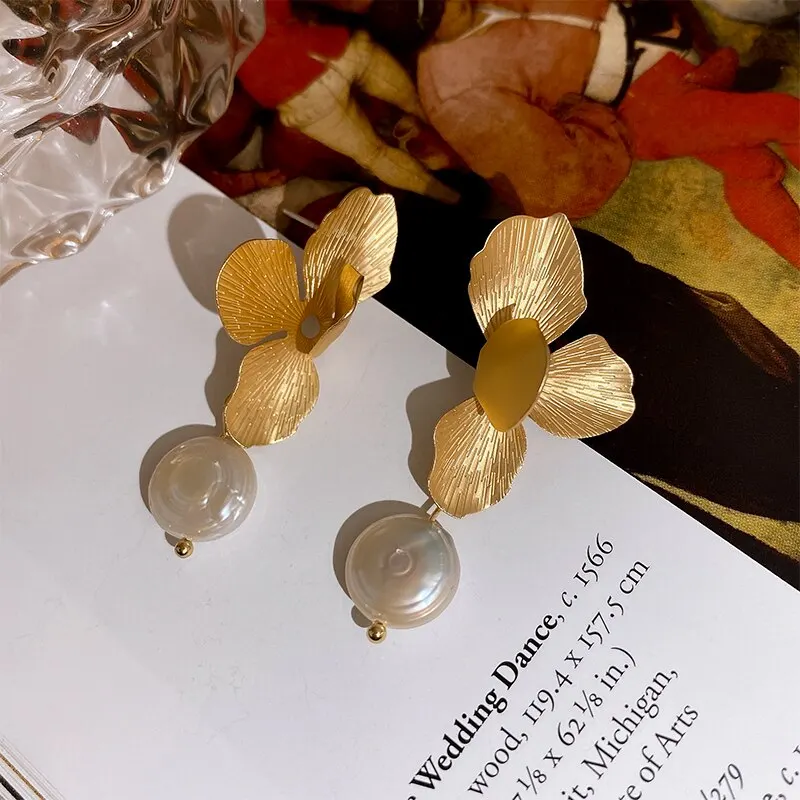 Elegant Natural Freshwater Pearls Earrings for Women Vintage Golden Petals Flower Drop Earring Jewelry For Party Wedding 7 Mallzona S5a22d5653dbd4104bf95b1ed3f053b5c0 Elegant Natural Freshwater Pearls Earrings for Women Vintage Golden Petals Flower Drop Earring Jewelry For Party Wedding Mallzona