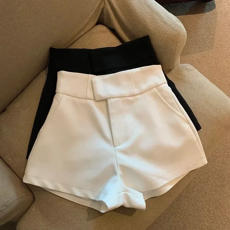 Fashion Y2K Streetwear Black Shorts Women Elegant High Waist White A Line Wide Leg Suit Short Sexy Club Slim Hot Short Pants
Fashion Y2K Streetwear Black Shorts Women Elegant High Waist White A Line Wide Leg Suit Short Sexy Club Slim Hot Short Pants
