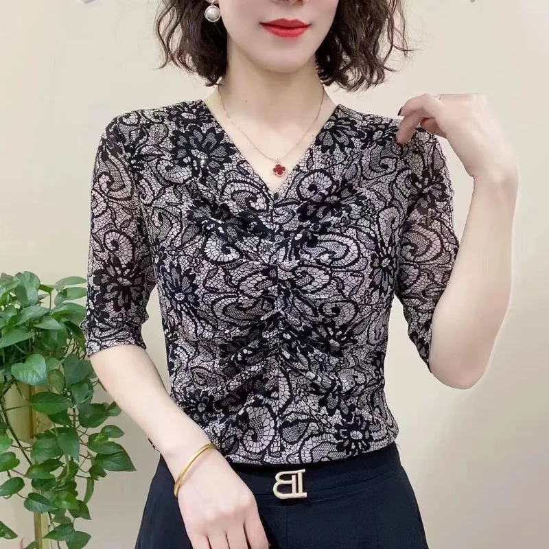 2023 Spring Summer Short Sleeve V Neck Pullover Slim Fashion Printing Floral Office Lady Casual Korean Style T-shirts for Women
2023 Spring Summer Short Sleeve V Neck Pullover Slim Fashion Printing Floral Office Lady Casual Korean Style T-shirts for Women